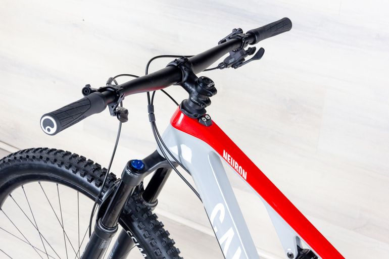 Used Canyon Neuron CF 8 2023 Mountainbike, Light Gray — image 14 of 17