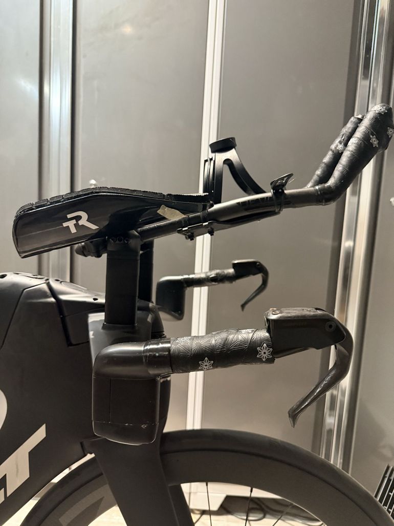 Felt IA FRD 2.0 Ultimate Force eTap AXS 2025 | buycycle