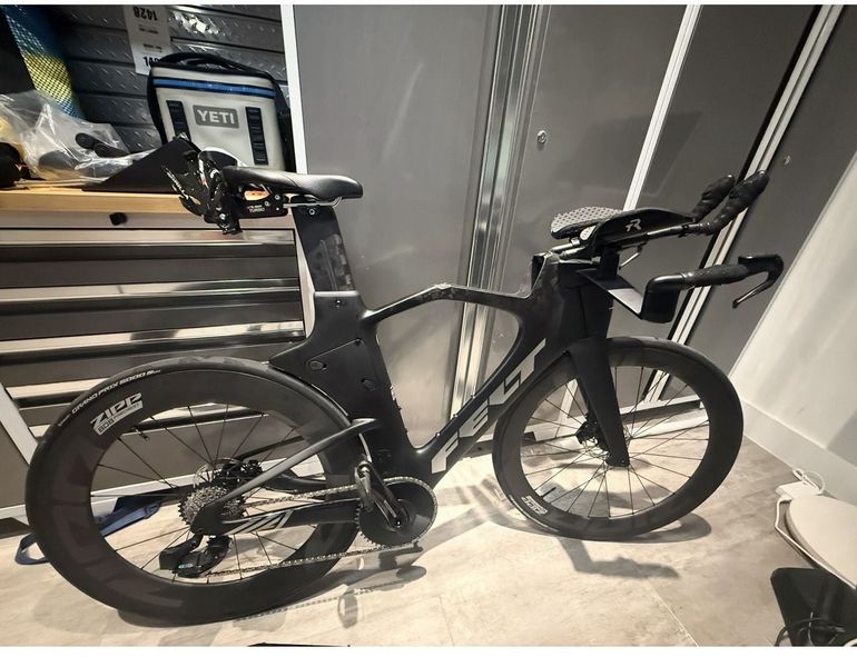 Felt IA FRD 2.0 Ultimate Force eTap AXS 2025 | buycycle