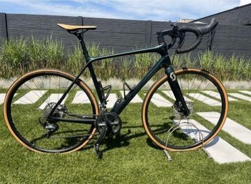 Scott Addict 10 disc 2020 2020 Road & Gravel usato, Verde — immagine 1 di 6