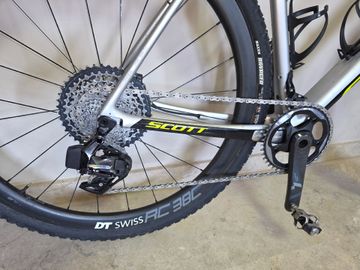 Used Scott Addict CX RC 2019 2019 Road & Gravel, Light Gray — image 3 of 6