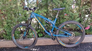 Używany Rocky Mountain Altitude 730 2016 2016 Mountainbike — zdjęcie 2 z 5
