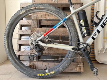Brugt CUBE REACTION C:62 PRO 2022 2022 Mountainbike — billede 5 af 6