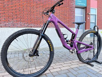 Santa Cruz Megatower SRAM GX Eagle 2025 Mountainbike d'occasion — image 4 sur 16