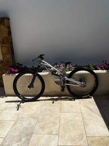 Brugt YT Industries Capra Base AL 2021 2021 Mountainbike — billede 2 af 4