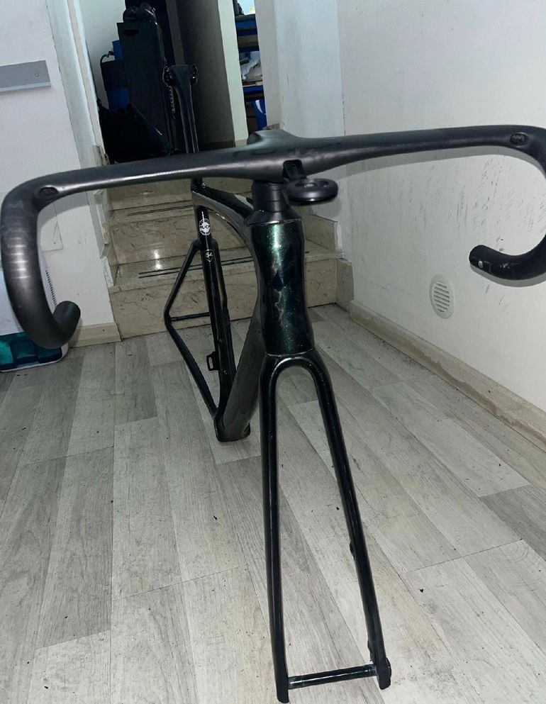 Brugt Specialized Tarmac SL7 Expert 2024 Frameset 2024 Road & Gravel — billede 2 af 3