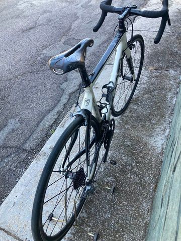 Used Kuota KOM 2013 Road & Gravel, White — image 3 of 5