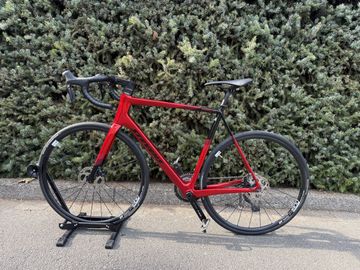 Gebrauchtes Stevens Izoard Pro Disc Di2 2023 2023 Road & Gravel, Rot — Bild 2 von 23