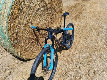 Used BMC Fourstroke 01 ONE 2022 2022 Mountainbike, Blue, 29 — image 6 of 8