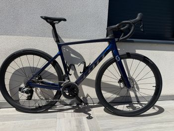 Scott Addict 10 2024 2024 Route & Gravel d'occasion