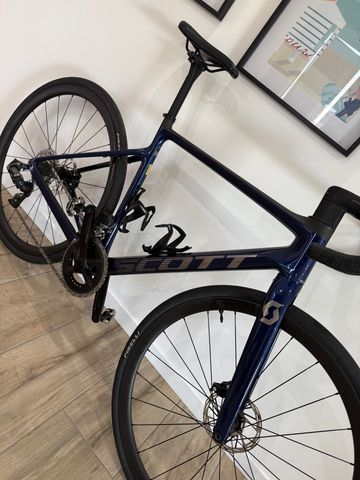 Used Scott Addict 10 2024 2024 Road & Gravel, Blue — image 5 of 6