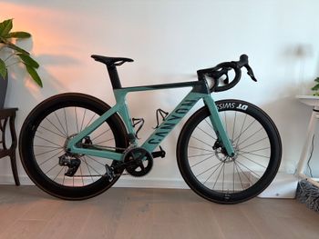 Brugt Canyon Aeroad CF SLX 7 Disc eTap 2023 2023 Road & Gravel
