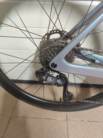 Used Scott Addict eRIDE Shimano Ultegra Di2 con extender Malhe x20 2025 Road & Gravel, Light Gray — image 2 of 5