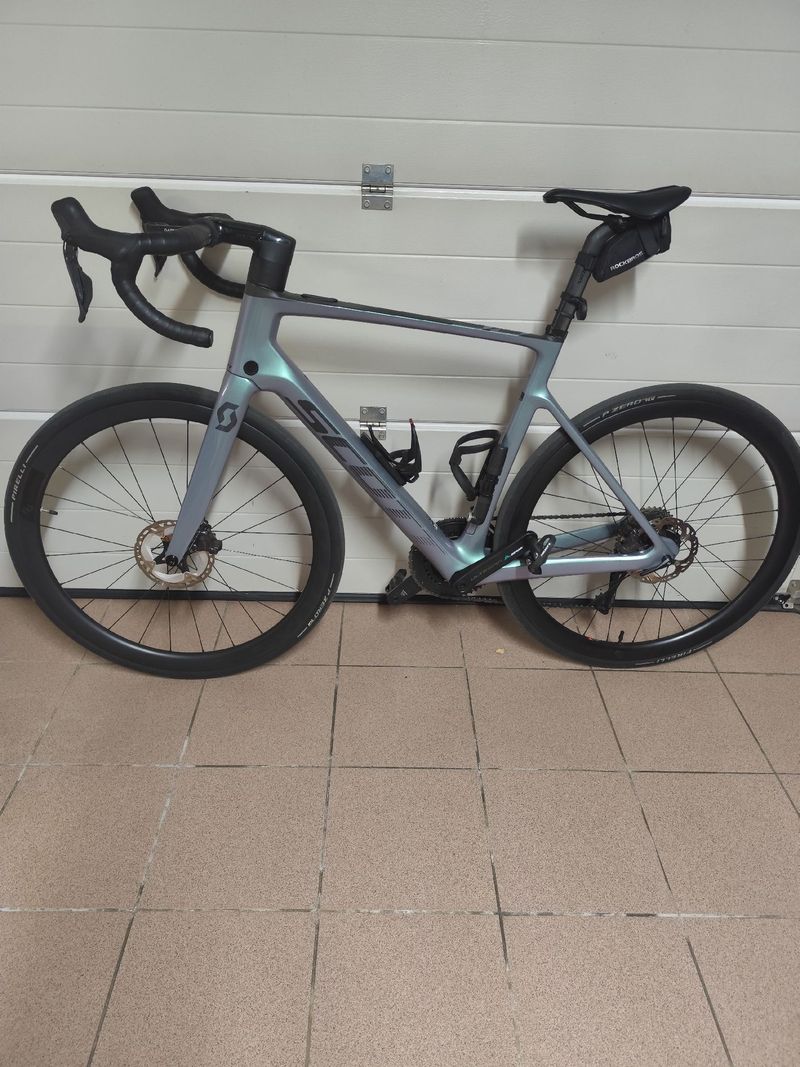 Used Scott Addict eRIDE Shimano Ultegra Di2 con extender Malhe x20 2025 Road & Gravel