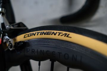 Tweedehands Cannondale CAAD12 RED eTap 2018 2018 Road & Gravel — afbeelding 4 van 7