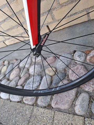 Used CUBE aerium C:62 SL 2016 2016 Road & Gravel, Red — image 9 of 10