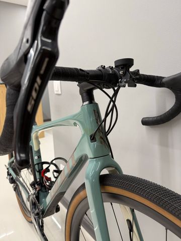Tweedehands Giant Revolt Advanced 0 2020 2020 Road & Gravel — afbeelding 5 van 35