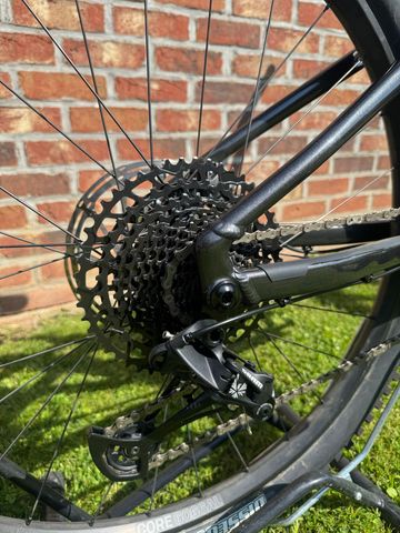 Tweedehands Mondraker SUPERFOXY R 2024 2024 Mountainbike — afbeelding 4 van 5
