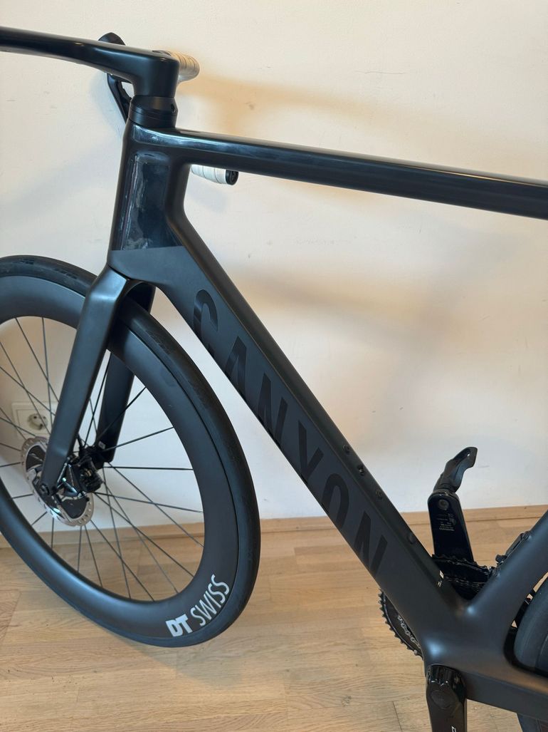Brugt Canyon Aeroad CFR Disc Di2 2022 2022 Road & Gravel — billede 8 af 15