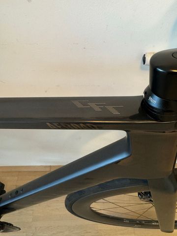 Canyon Aeroad CFR Disc Di2 2022 2022 Road & Gravel usato, Nero — immagine 15 di 15