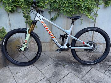 Pivot Firebird 2023 2023 MTB usato