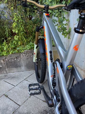 Używany Pivot Firebird 2023 2023 Mountainbike — zdjęcie 3 z 15