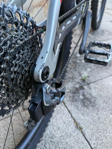 Używany Pivot Firebird 2023 2023 Mountainbike — zdjęcie 12 z 15