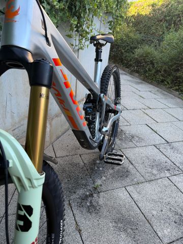Używany Pivot Firebird 2023 2023 Mountainbike — zdjęcie 4 z 15