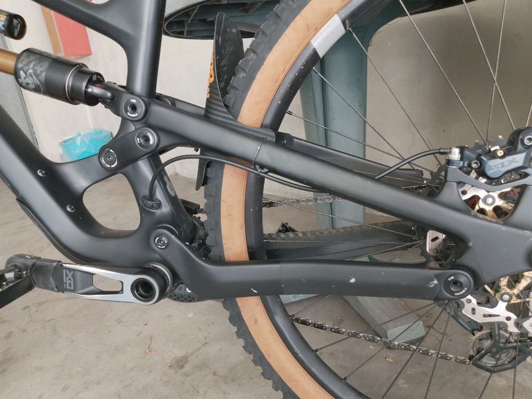 YT Industries Capra SRAM X0 2024 Mountainbike usato, Nero — immagine 12 di 26