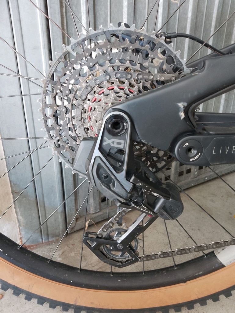 YT Industries Capra SRAM X0 2024 Mountainbike usato, Nero — immagine 23 di 26