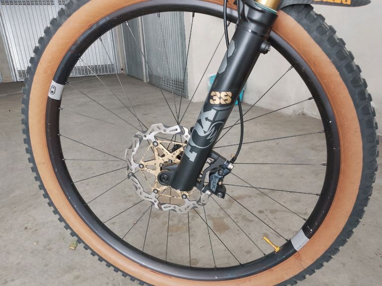 YT Industries Capra SRAM X0 2024 Mountainbike usato, Nero — immagine 9 di 26