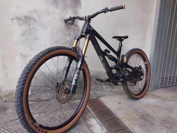 Gebrauchtes YT Industries Capra SRAM X0 2024 Mountainbike, Schwarz — Bild 2 von 26
