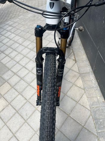 Trek Supercaliber 9.7 2021 2021 Mountainbike usato, Bianco — immagine 7 di 26