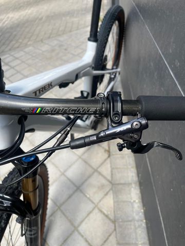 Used Trek Supercaliber 9.7 2021 2021 Mountainbike, White, 29 — image 6 of 30