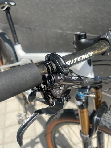 Used Trek Supercaliber 9.7 2021 2021 Mountainbike, White, 29 — image 23 of 30