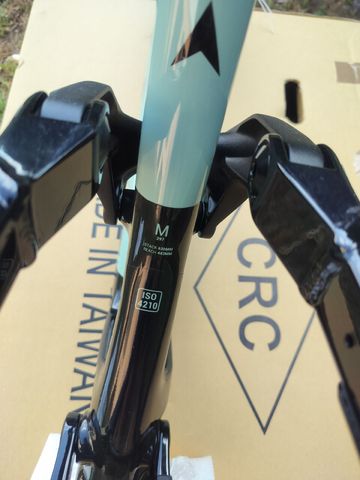 Gebrauchtes Vitus Sommet Frameset 2021 Mountainbike, Grün — Bild 7 von 14
