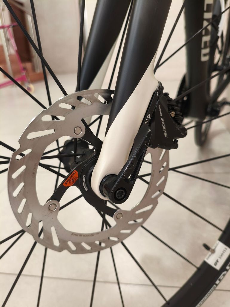 Specialized Roubaix Shimano 105 2018 Road & Gravel usato, Nero — immagine 8 di 9