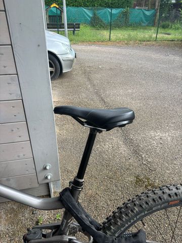 Used Giant Reign 2 2024 2024 Mountainbike, Light Gray, 29 — image 12 of 13