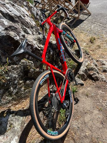 Używany BMC Kaius SRAM Red 2025 Road & Gravel — zdjęcie 2 z 3