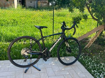 Gebrauchtes Bianchi Via Shimano Ultegra 2023 Road & Gravel, Schwarz — Bild 2 von 7