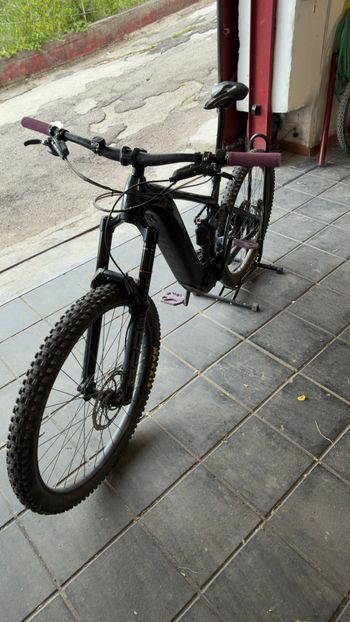 Używany Giant Reign E+ 2, 2022 2022 Mountainbike — zdjęcie 9 z 11
