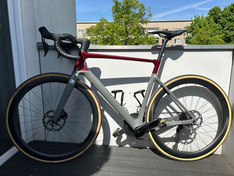 Brugt Focus IZALCO MAX 8.9 2024 2024 Road & Gravel — billede 2 af 9