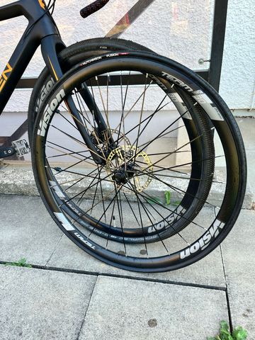 Used Reven Custom Shimano 105 2020 Road & Gravel, Black — image 7 of 8