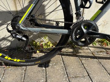 Używany CUBE CROSS RACE PRO 2020 2020 Road & Gravel — zdjęcie 3 z 9