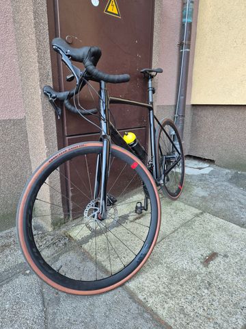 Tweedehands Giant Contend SL Disc 1 2022 2022 Road & Gravel — afbeelding 2 van 6