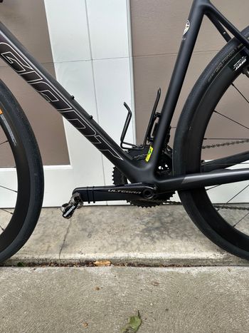 Used Giant Defy Shimano Ultegra 2021 Road & Gravel, Black — image 11 of 17