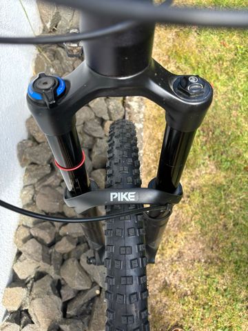 Used Canyon Spectral Other Shimano 2016 Mountainbike, Black — image 9 of 18