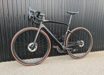 Used BMC Roadmachine 01 FIVE 2022 2022 Road & Gravel, Black — image 4 of 6