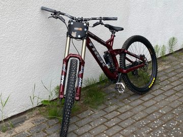 Used Trek Session 88 DH 27.5 2017 2017 Mountainbike, Red, 27.5 — image 2 of 3