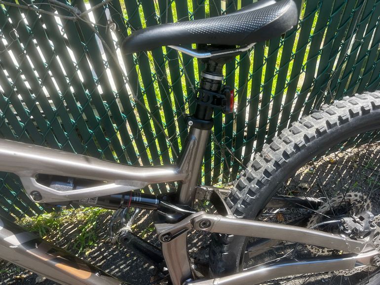 Used Salsa Rustler Deore 2023 2023 Mountainbike, Light Gray, 27.5 — image 4 of 10